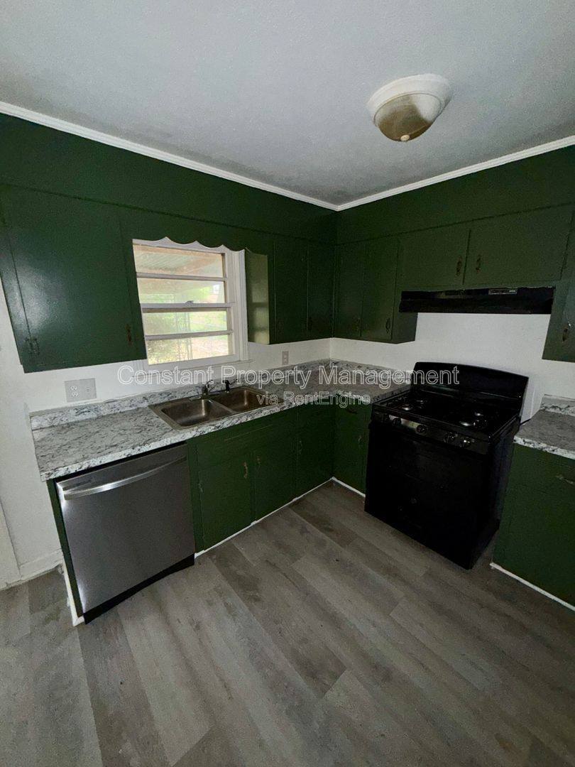House for rent at 4158 Log Cabin Dr, Macon, GA 31204
