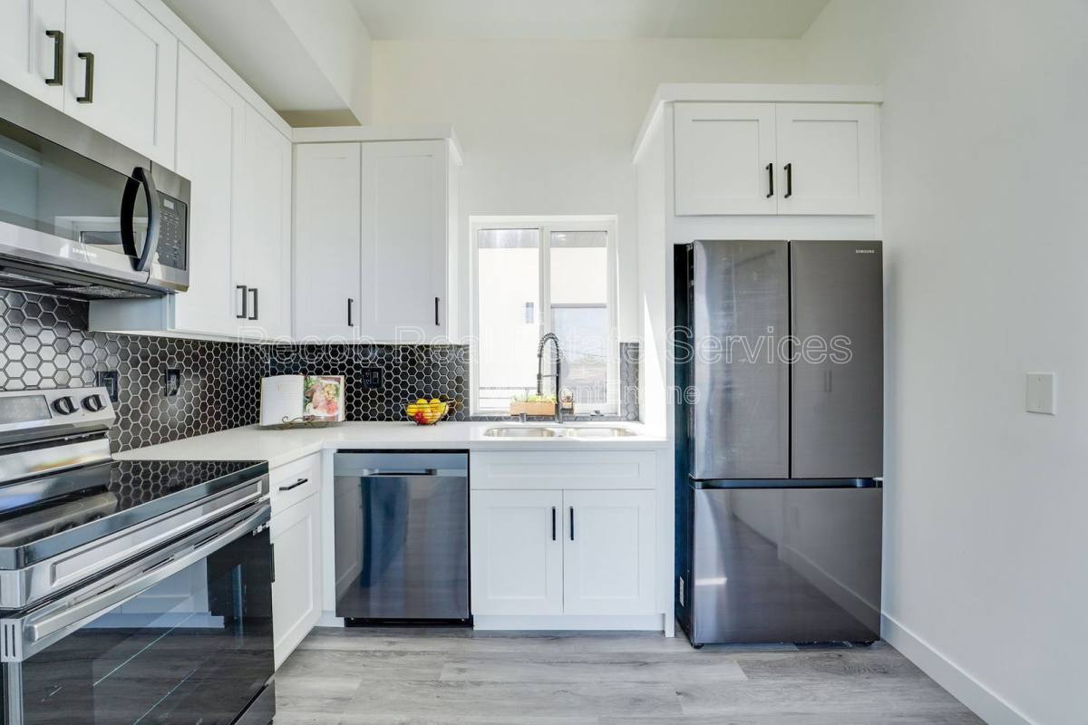 Apartment for rent at 3673 Budd St #3663, San Diego, CA 92111