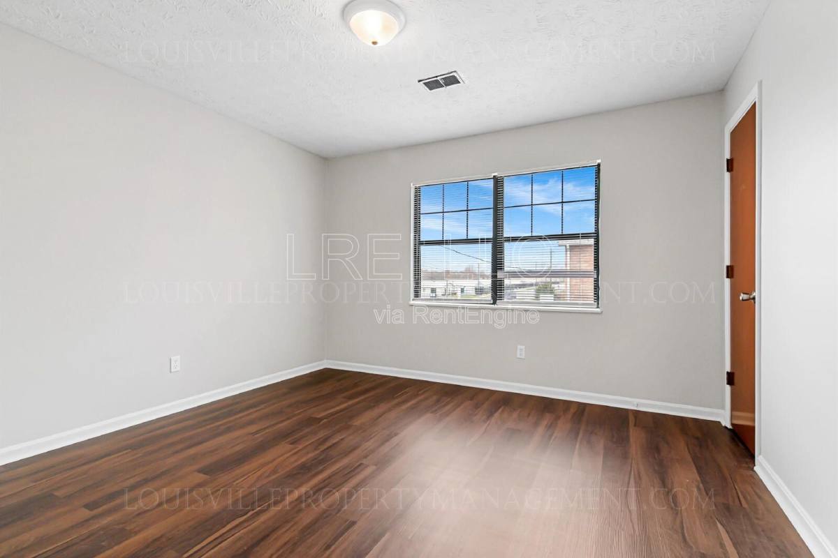 Apartment for rent at 621 Westport Rd #1, Elizabethtown, KY 42701