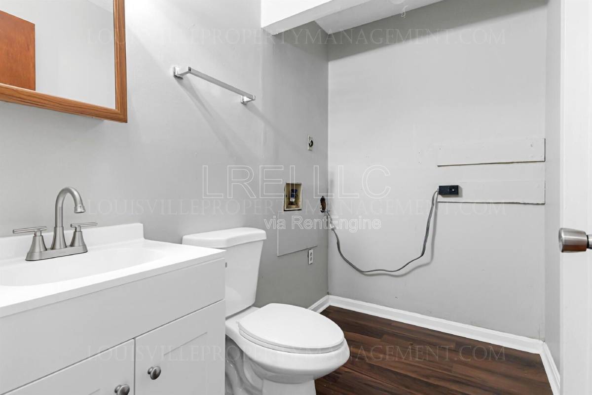 Apartment for rent at 621 Westport Rd #1, Elizabethtown, KY 42701