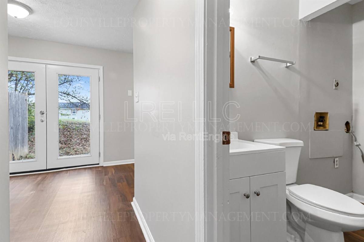 Apartment for rent at 621 Westport Rd #1, Elizabethtown, KY 42701