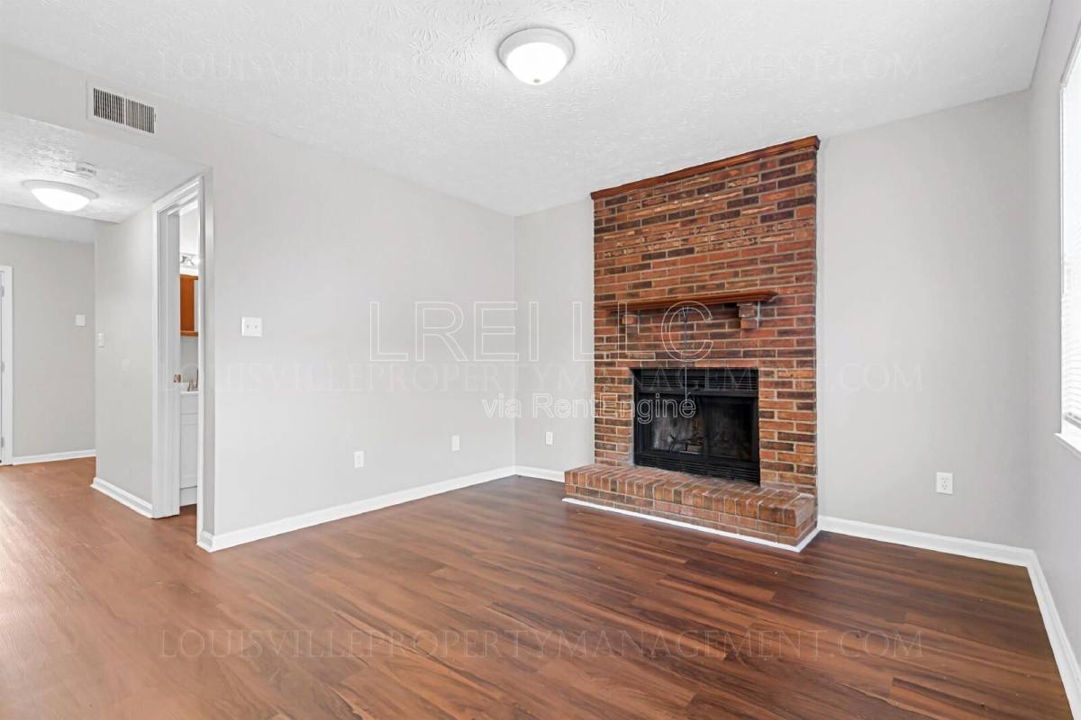 Apartment for rent at 621 Westport Rd #1, Elizabethtown, KY 42701