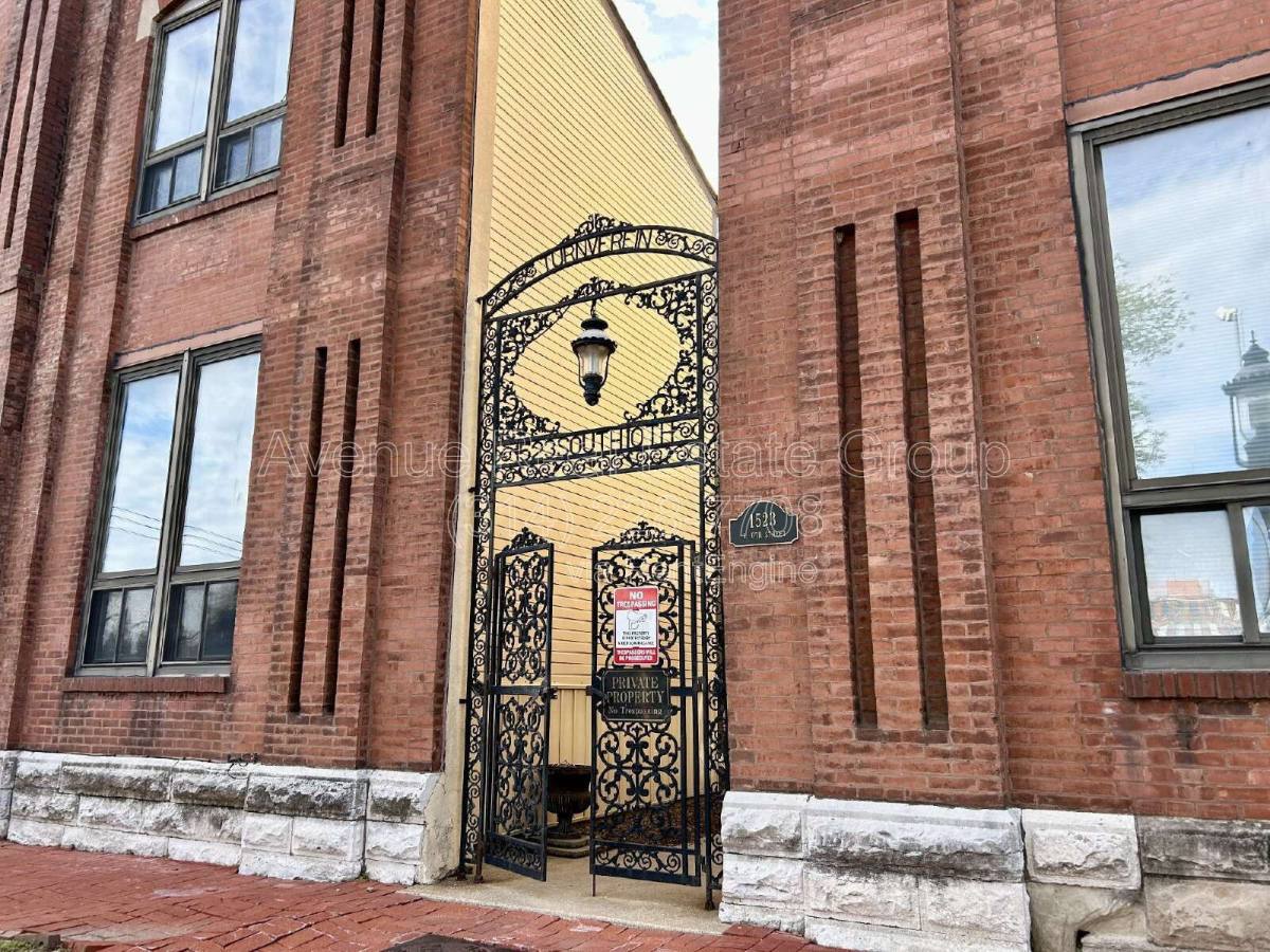 Apartment for rent at 1523 S 10th St #109, Saint Louis, MO 63104