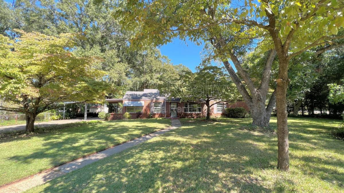 House for rent at 804 Hillman St, Montgomery, AL 36109