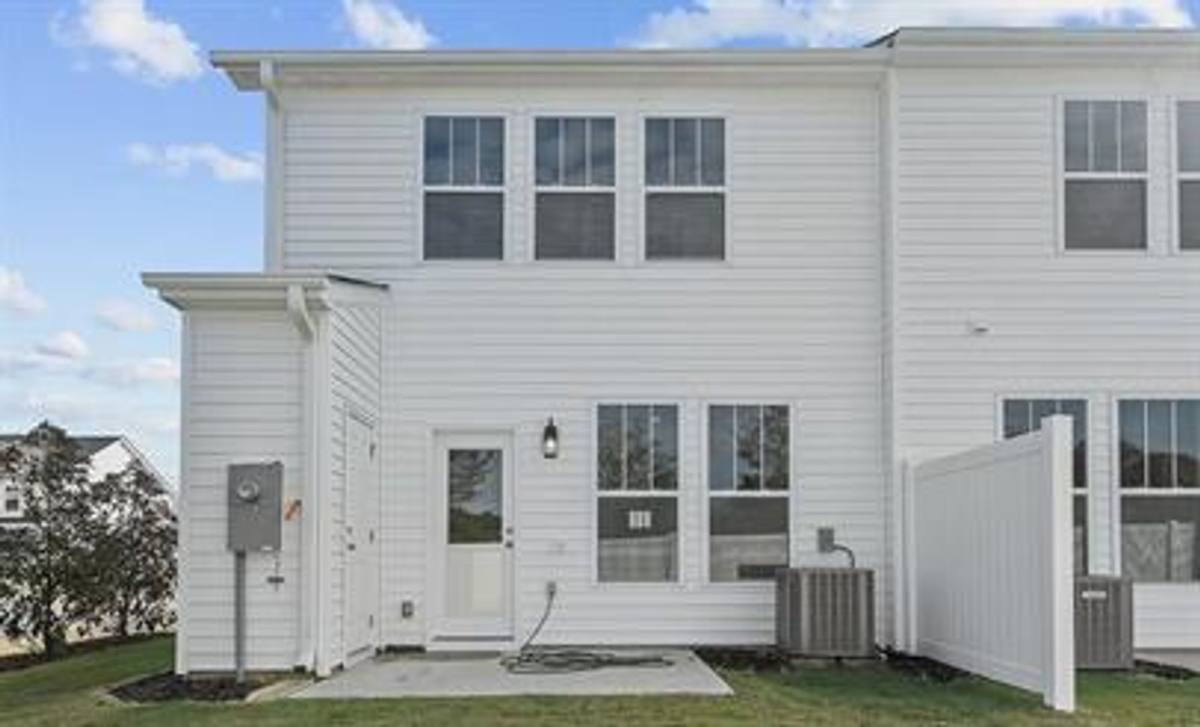 Townhouse for rent at 100 Marston Lane, Greenville, SC 29617