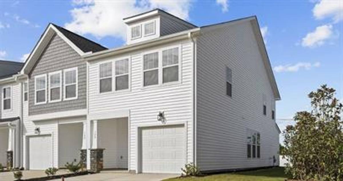 Townhouse for rent at 100 Marston Lane, Greenville, SC 29617