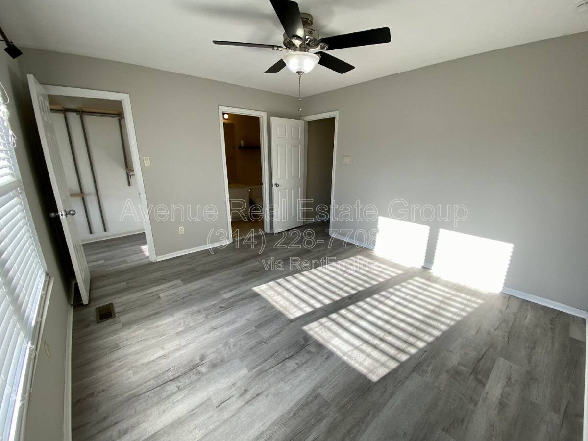 Townhouse for rent at 4127 Westminster Place, Saint Louis, MO 63108