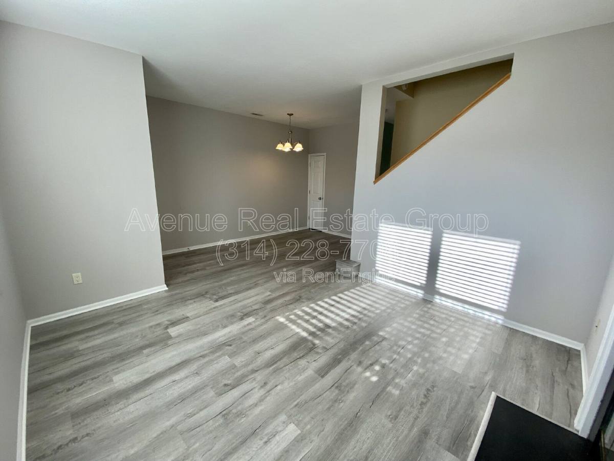 Townhouse for rent at 4127 Westminster Place, Saint Louis, MO 63108