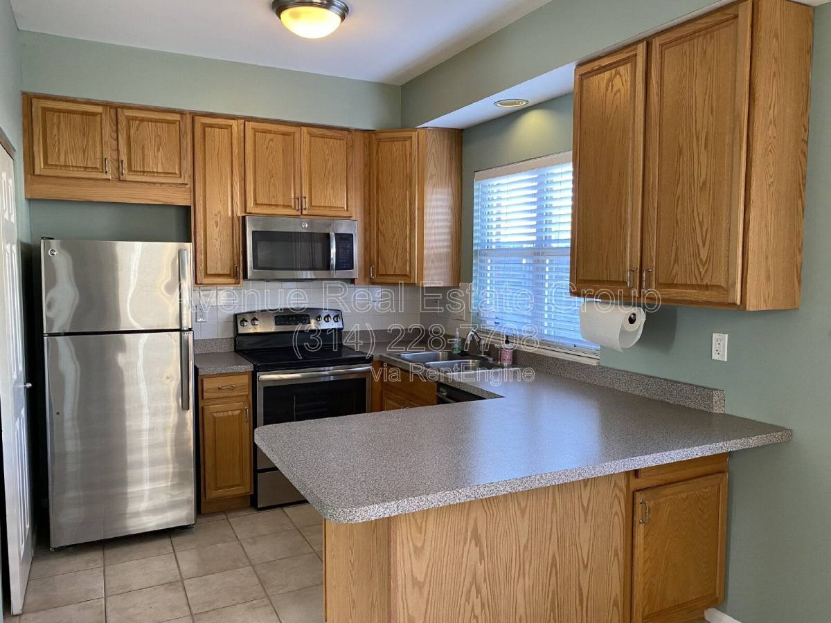 Townhouse for rent at 4127 Westminster Place, Saint Louis, MO 63108