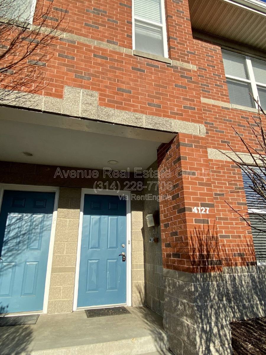 Townhouse for rent at 4127 Westminster Place, Saint Louis, MO 63108