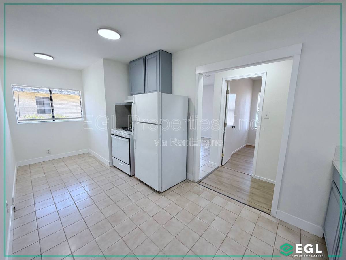 Apartment for rent at 2822 12th Ave, Los Angeles, CA 90018