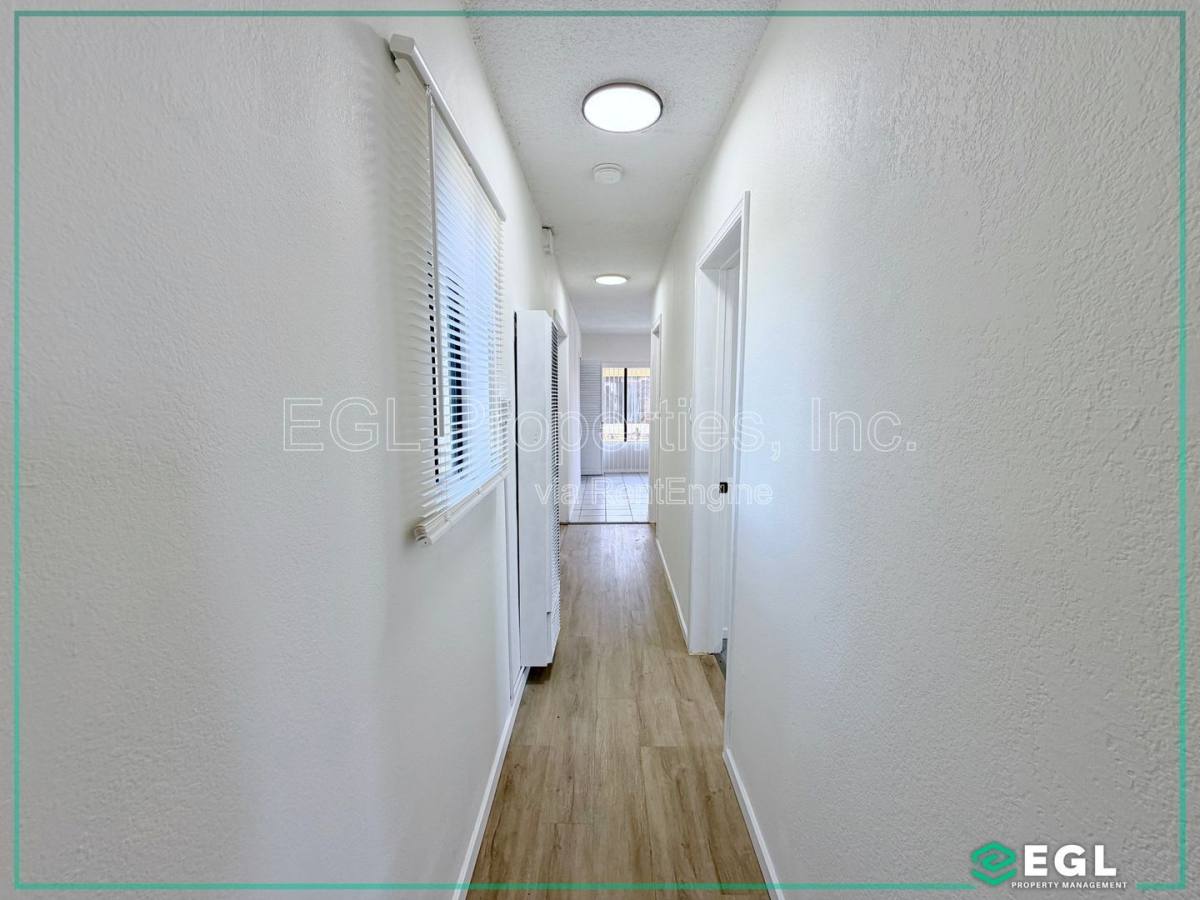 Apartment for rent at 2822 12th Ave, Los Angeles, CA 90018
