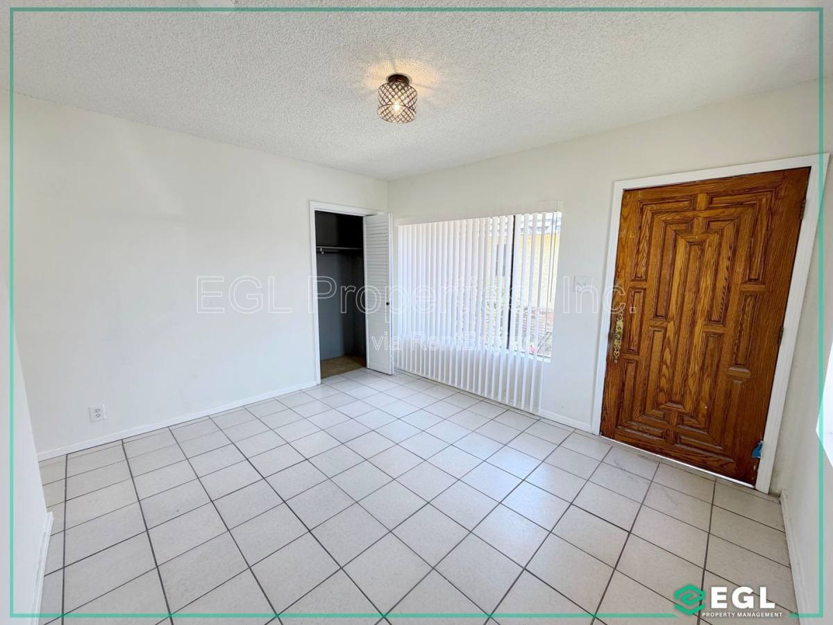 Apartment for rent at 2822 12th Ave, Los Angeles, CA 90018