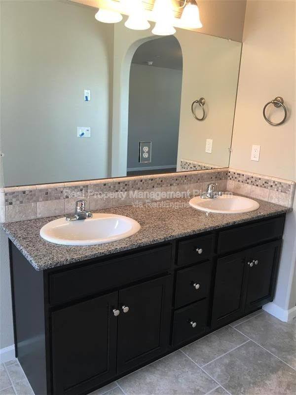 House for rent at 1324 Royalty Way, Clovis, CA 93619