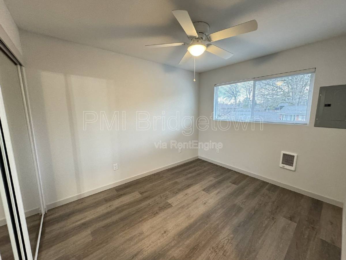 Apartment for rent at 4800 SE Boardman Ave #6, Portland, OR 97267