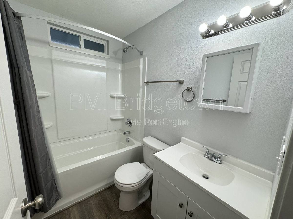Apartment for rent at 4800 SE Boardman Ave #6, Portland, OR 97267