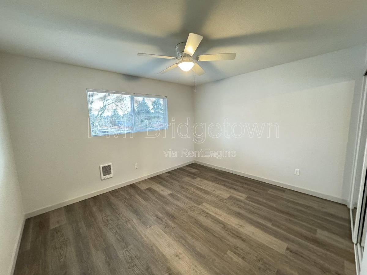 Apartment for rent at 4800 SE Boardman Ave #6, Portland, OR 97267