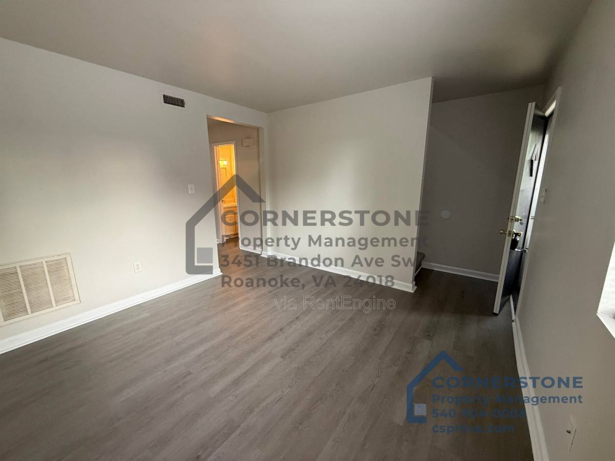 Apartment for rent at 106 Lee Ave NE #10, Roanoke, VA 24012