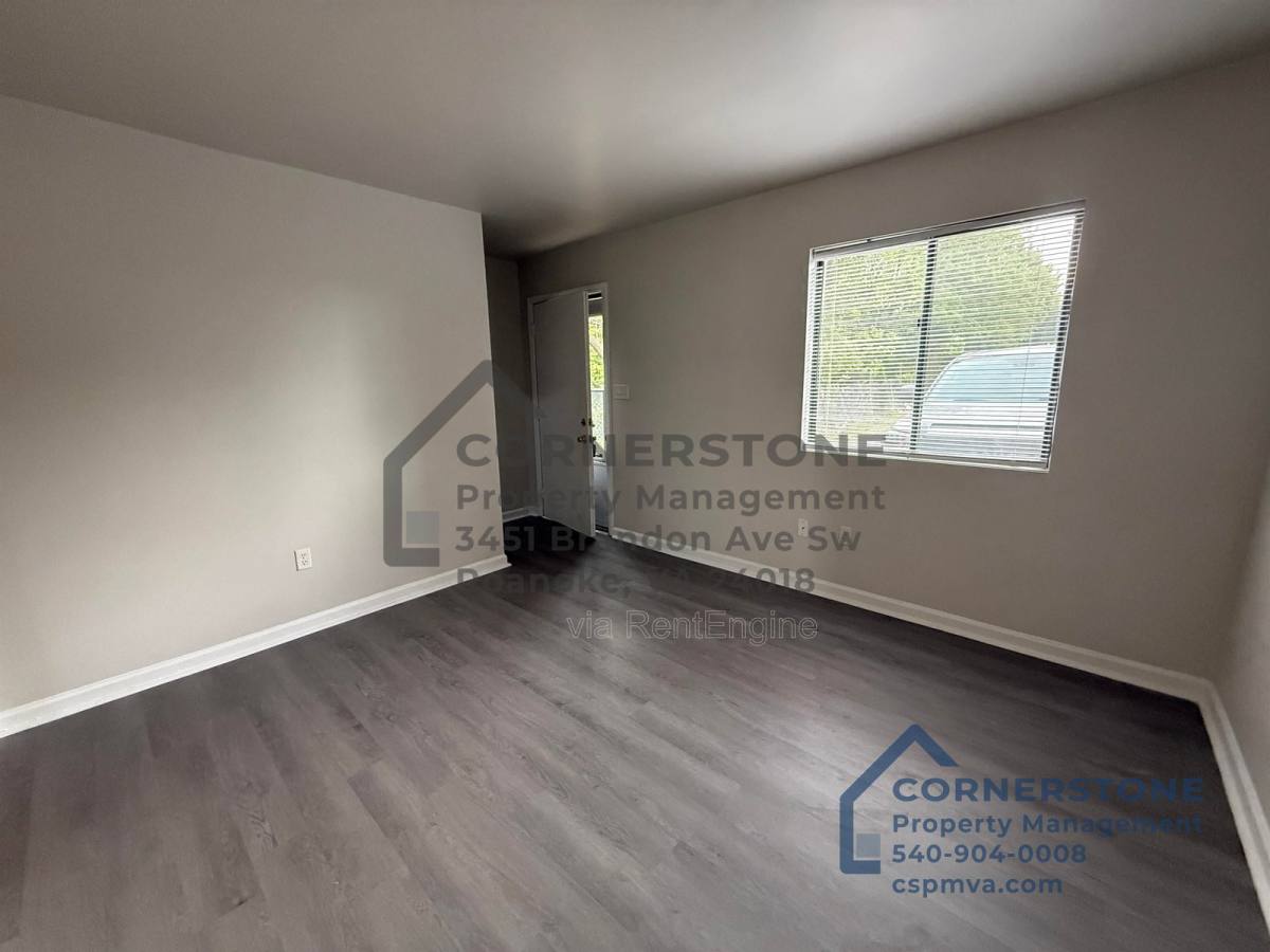 Apartment for rent at 106 Lee Ave NE #10, Roanoke, VA 24012