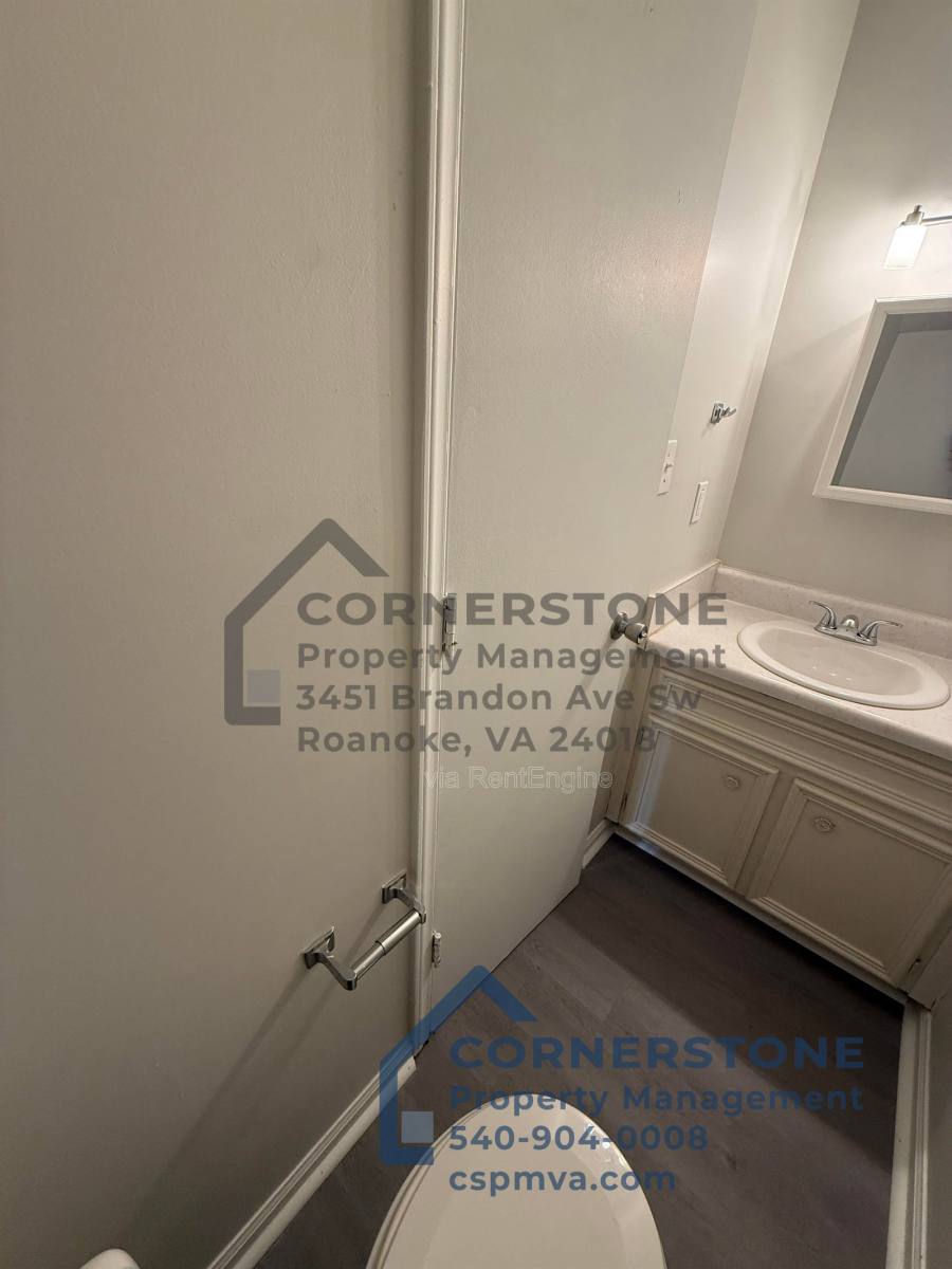 Apartment for rent at 106 Lee Ave NE #10, Roanoke, VA 24012