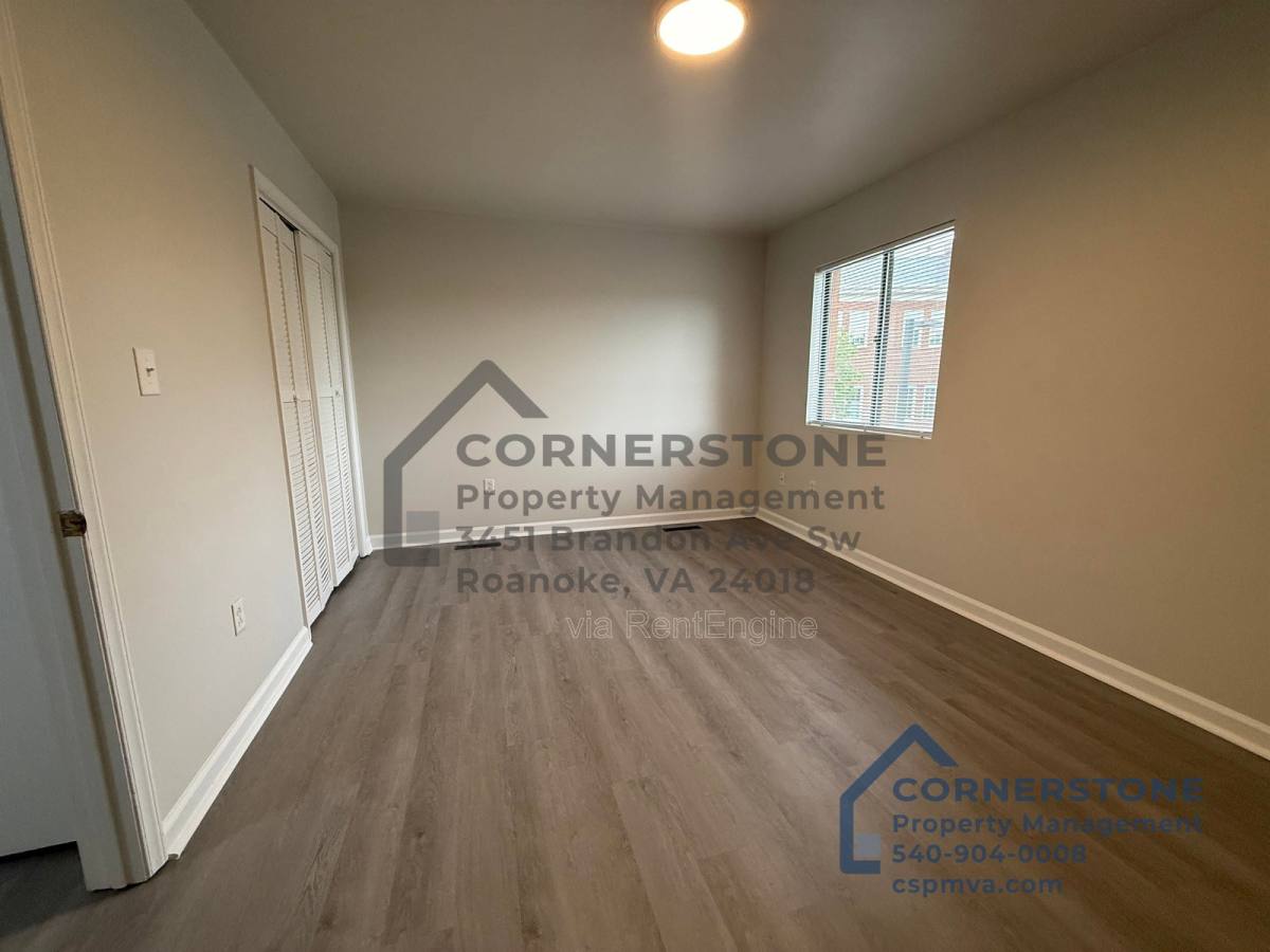 Apartment for rent at 106 Lee Ave NE #10, Roanoke, VA 24012