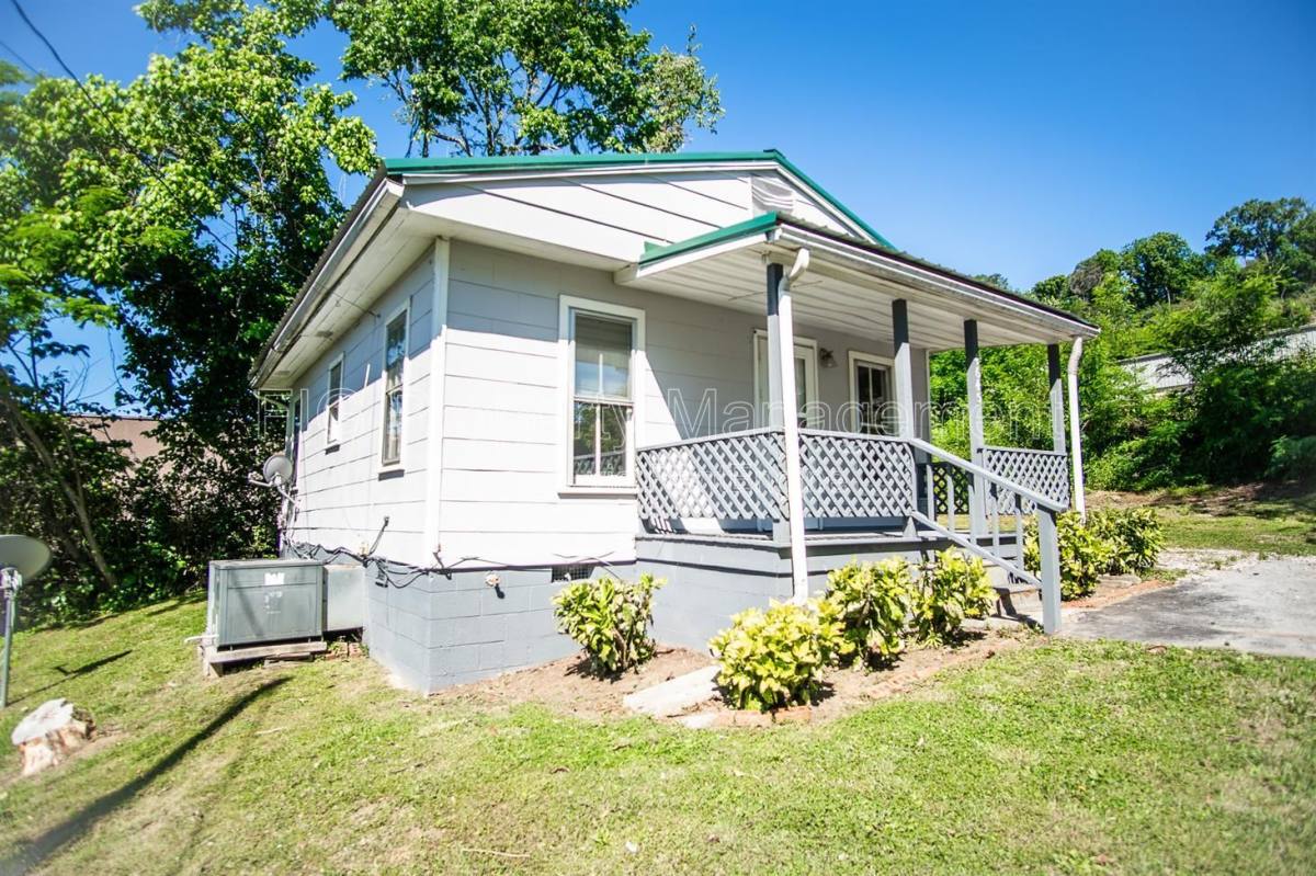 Apartment for rent at 4645 Anderson Place #1, Knoxville, TN 37918