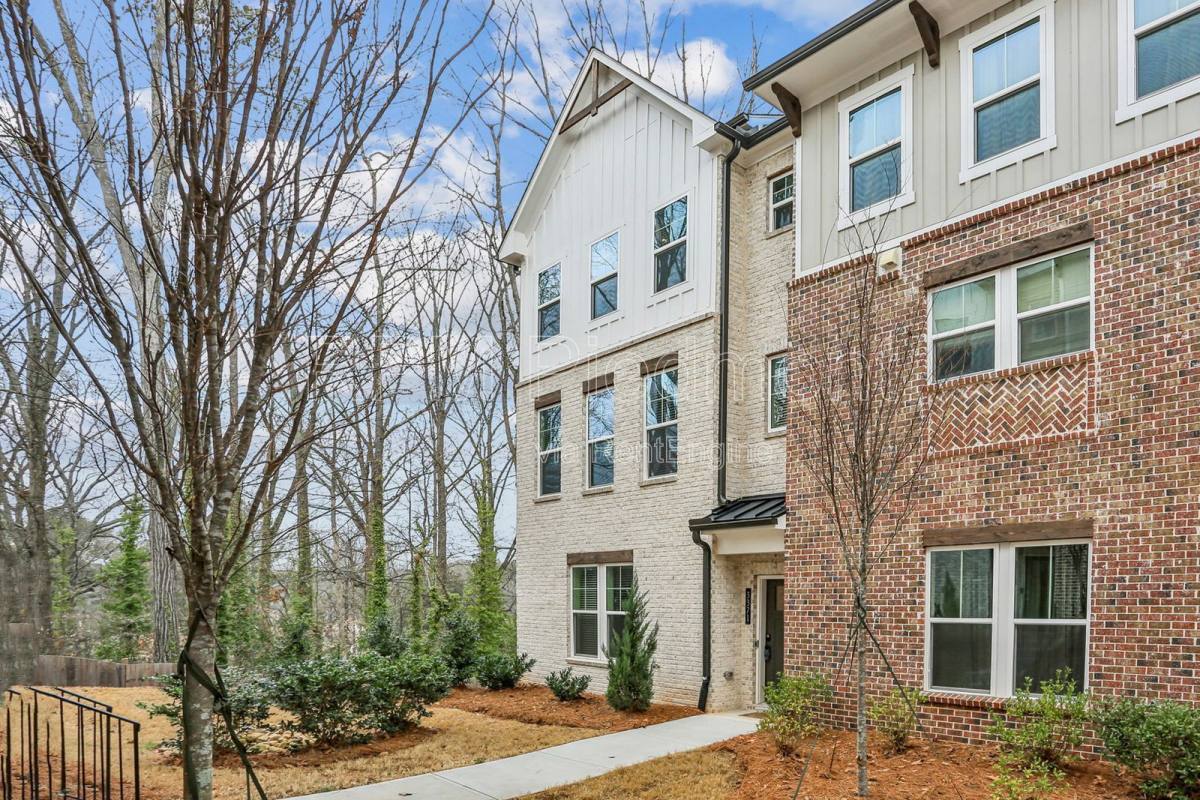 Townhouse for rent at 3371 Macaiva Alley, Decatur, GA 30032