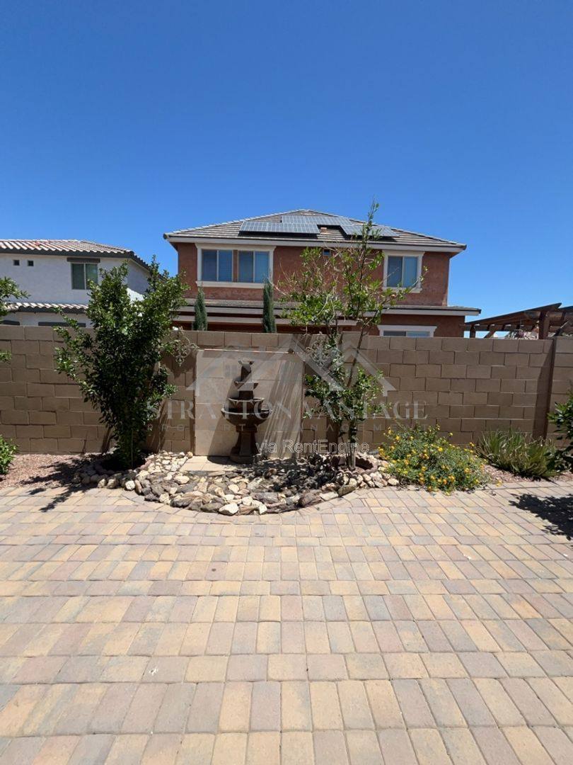 House for rent at 7311 N 90th Ave, Glendale, AZ 85305