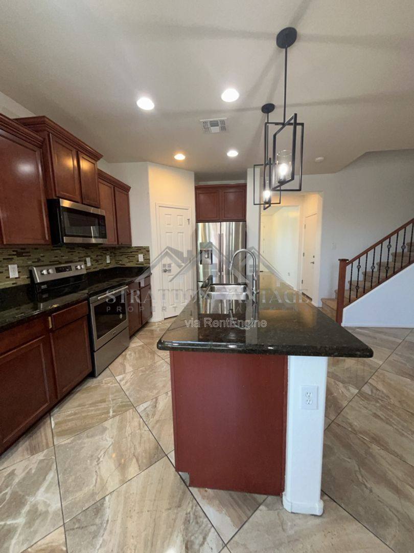 House for rent at 7311 N 90th Ave, Glendale, AZ 85305