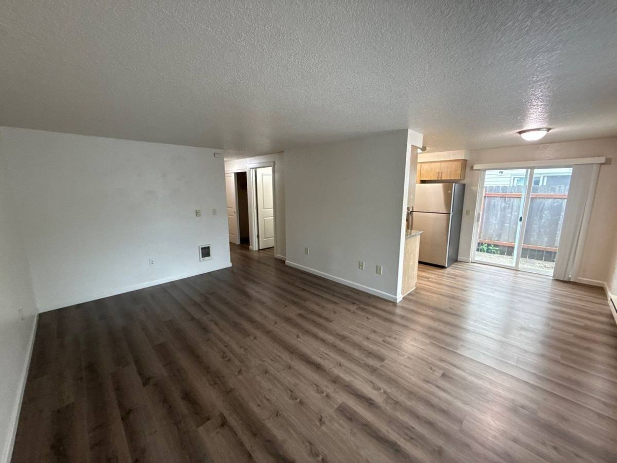 Apartment for rent at 917 Bryan Court, Silverton, OR 97381