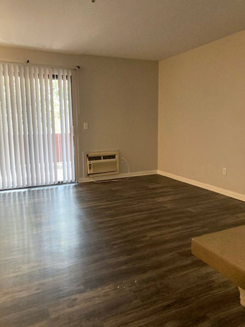 Apartment for rent at 322 Hillside Terrace, Vista, CA 92084