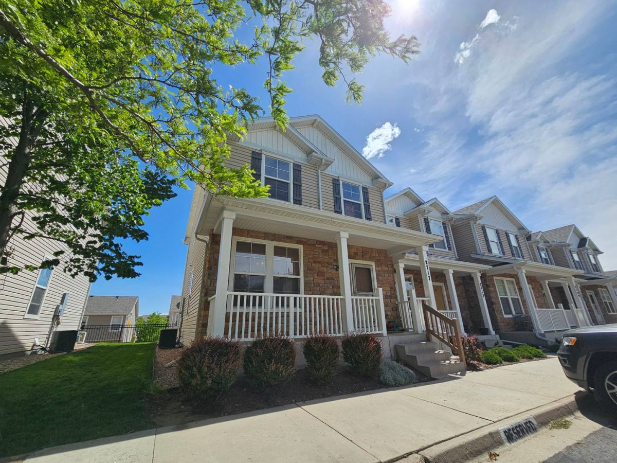 Townhouse for rent at 2717 Tumblewood Grove, Colorado Springs, CO 80910