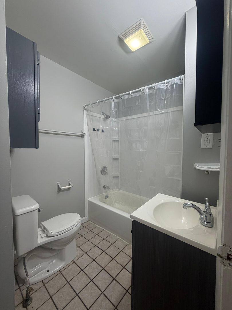 Apartment for rent at 708 Perry St, La Porte, IN 46350