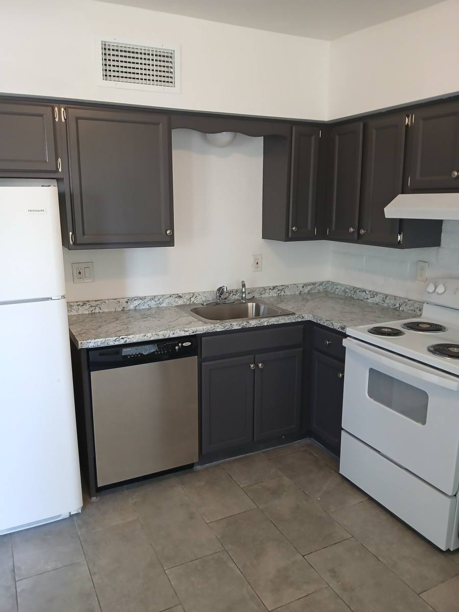 Apartment for rent at 115 E Navajo Rd #1, Tucson, AZ 85705
