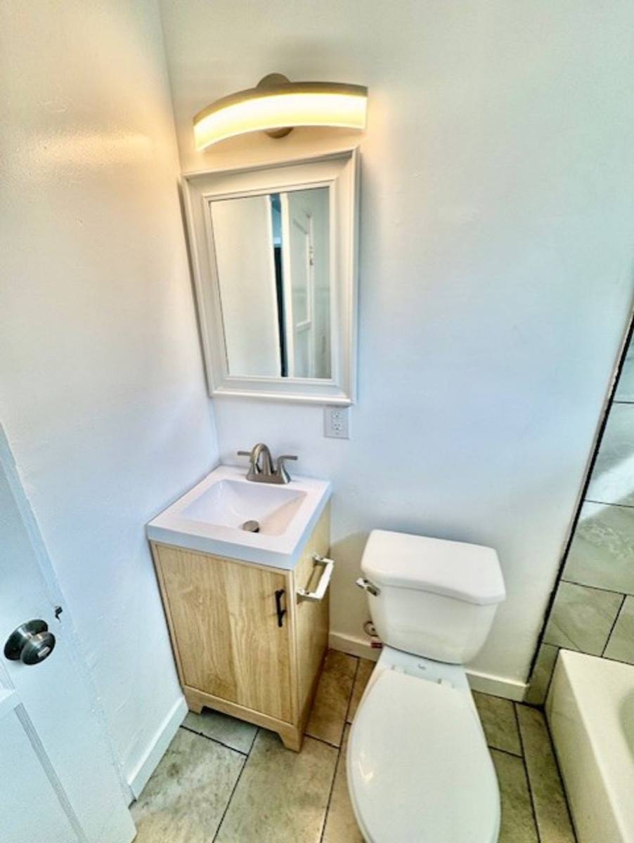 Apartment for rent at 7524 Sepulveda Blvd, Van Nuys, CA 91405