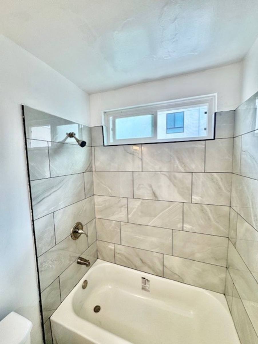 Apartment for rent at 7524 Sepulveda Blvd, Van Nuys, CA 91405