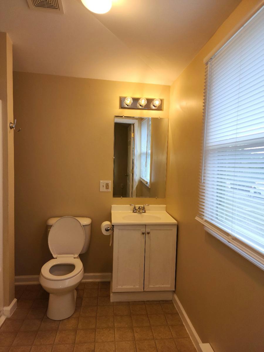 Townhouse for rent at 513 Third St, Shenandoah, VA 22849