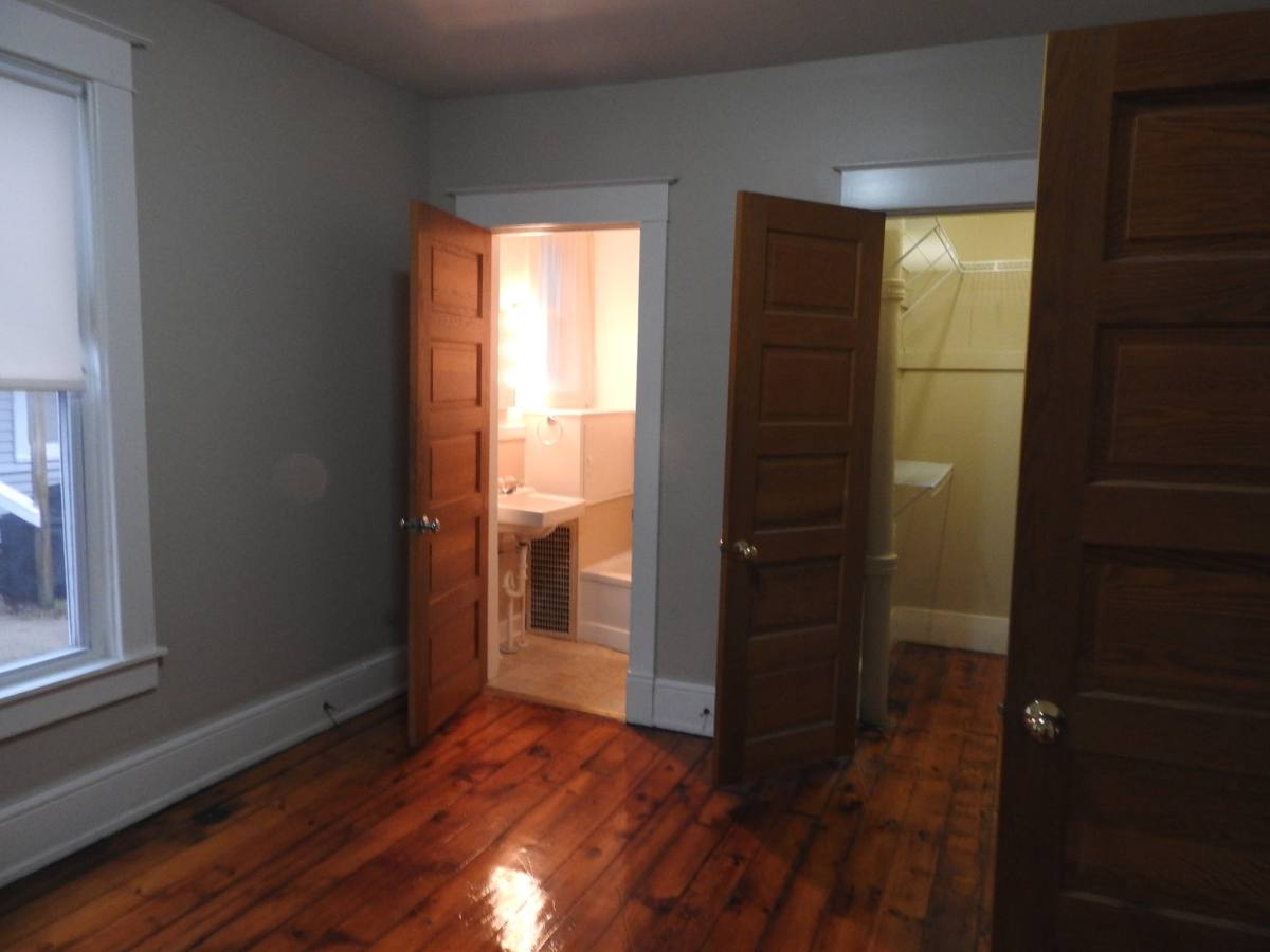 Apartment for rent at 306 Gold Ave NW #1, Grand Rapids, MI 49504