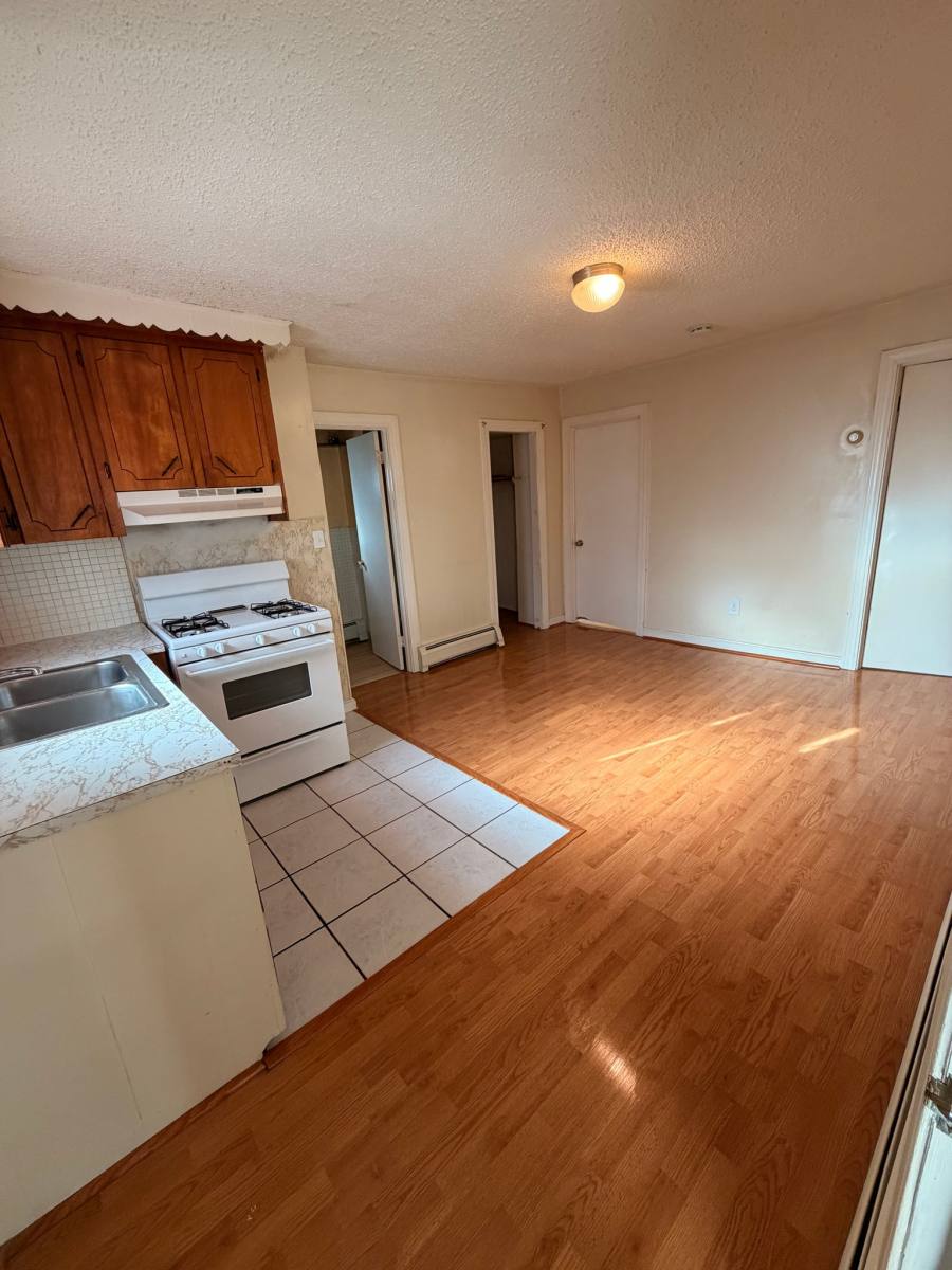 Apartment for rent at 97 Grant St #2W, Fall River, MA 02721