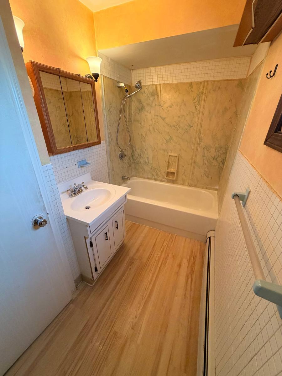 Apartment for rent at 97 Grant St #2W, Fall River, MA 02721