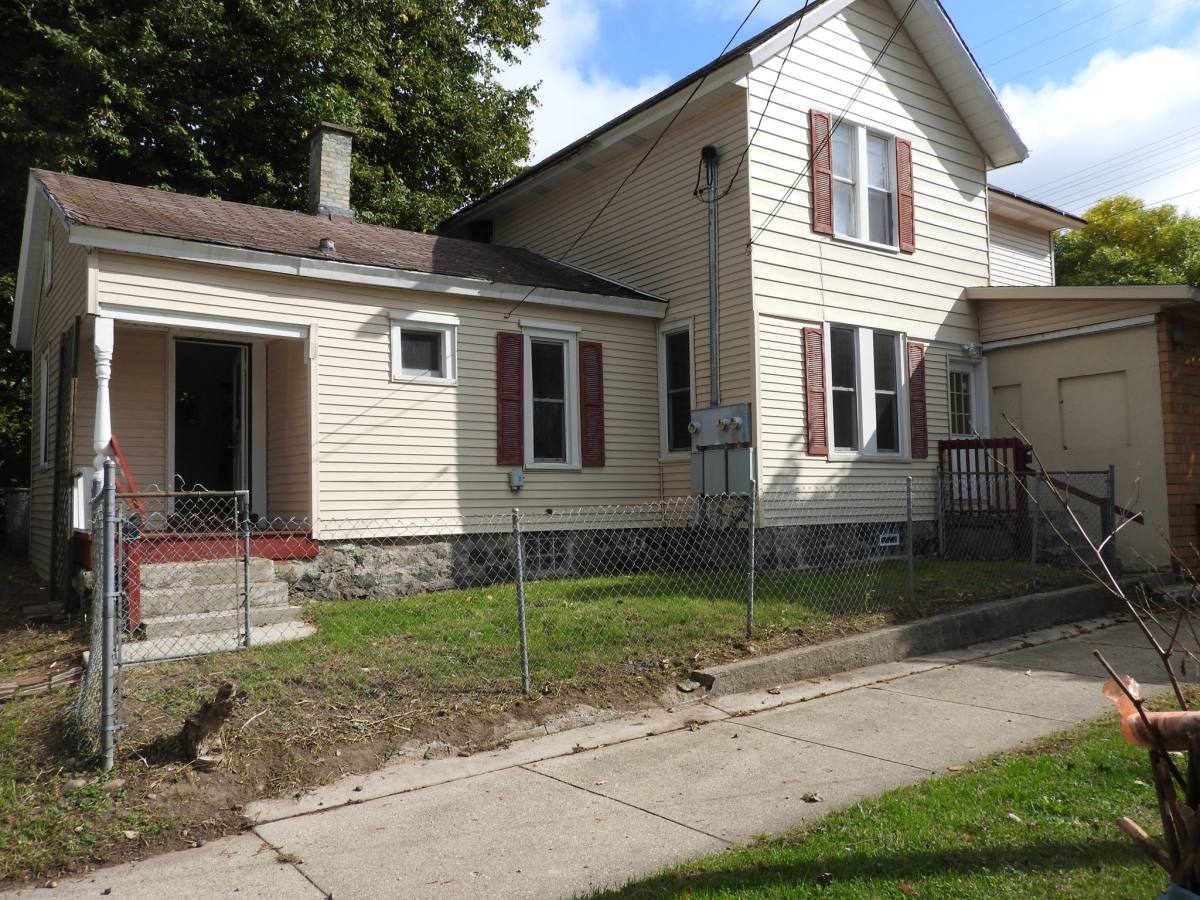 Apartment for rent at 827 Fulton St W #2, Grand Rapids, MI 49504