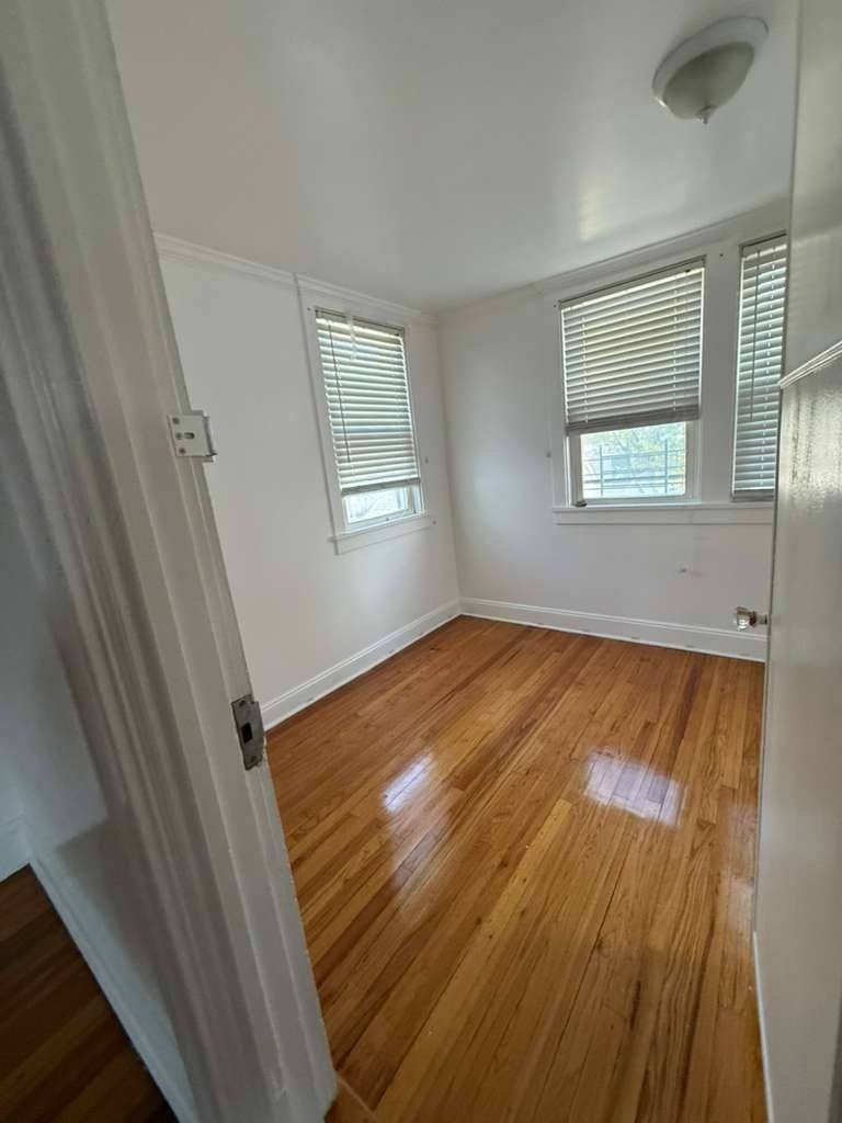 290 Roberts Ave #2, Yonkers, NY 10703 - House for Rent - Image 4