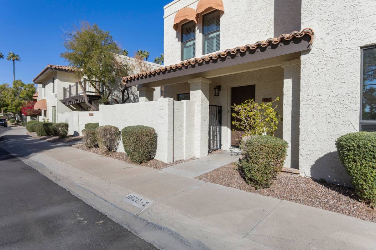 Townhouse for rent at 1820 E Frier Dr #2, Phoenix, AZ 85020