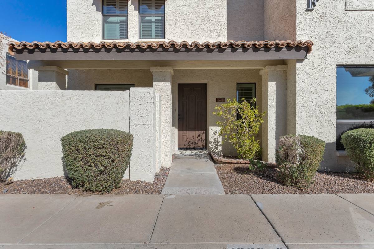 Townhouse for rent at 1820 E Frier Dr #2, Phoenix, AZ 85020