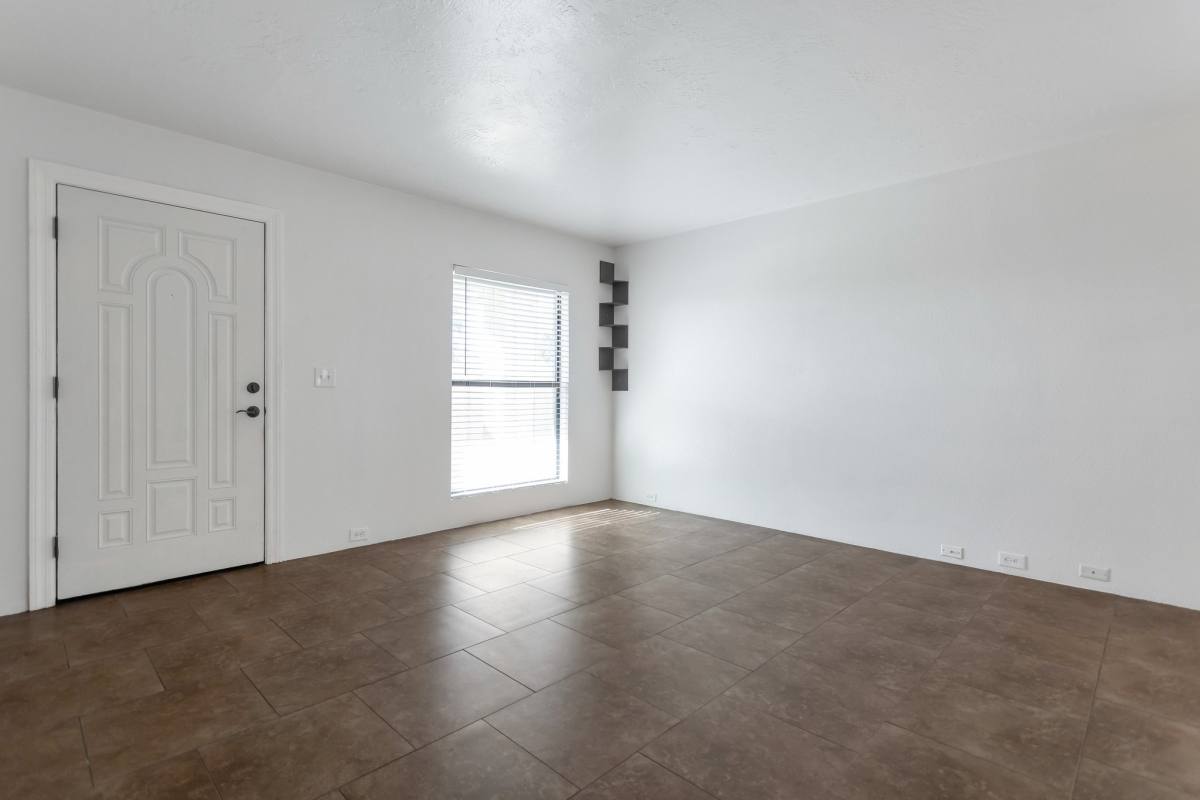 Townhouse for rent at 1820 E Frier Dr #2, Phoenix, AZ 85020