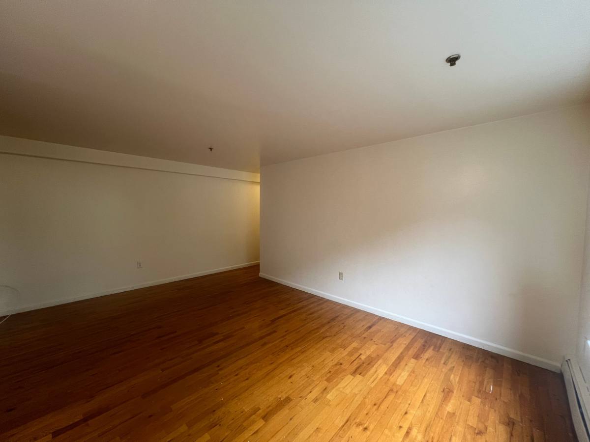 Apartment for rent at 505 Elizabeth Ave #6B, Newark, NJ 07112