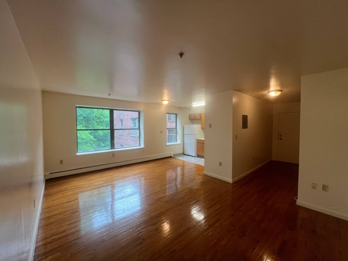 Apartment for rent at 505 Elizabeth Ave #6B, Newark, NJ 07112