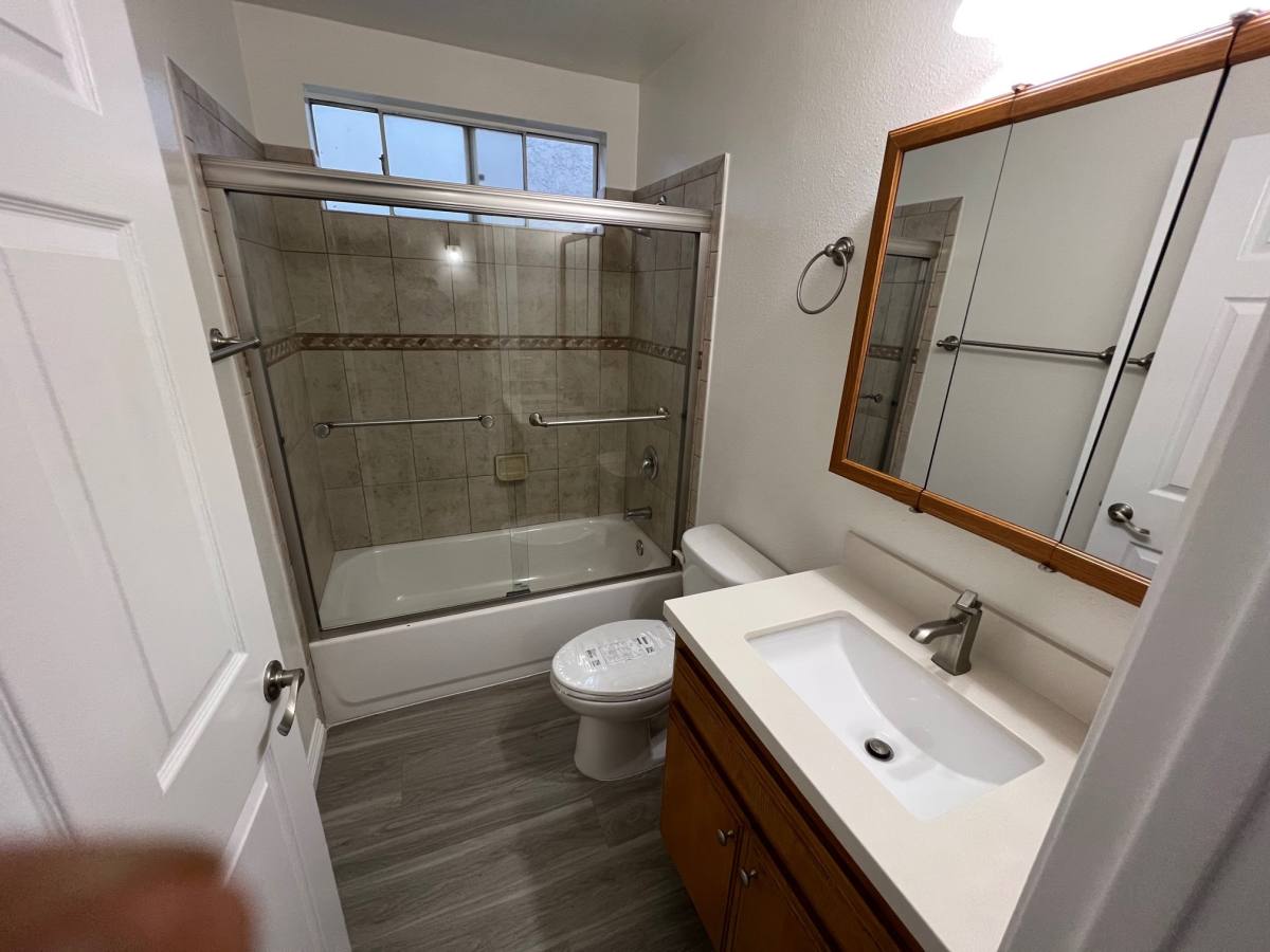 Apartment for rent at 14615 Burbank Blvd #201, Van Nuys, CA 91411
