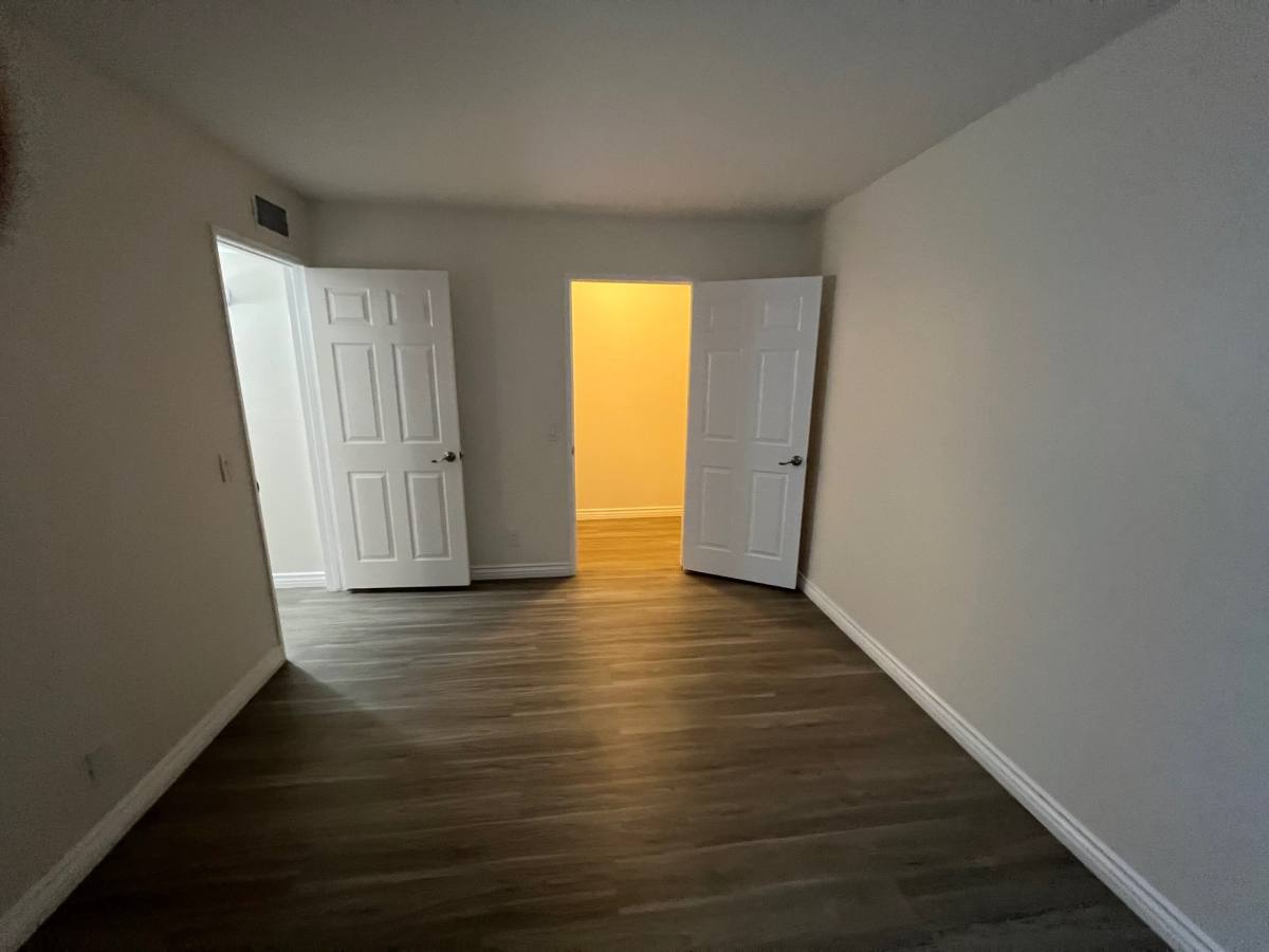 Apartment for rent at 14615 Burbank Blvd #201, Van Nuys, CA 91411