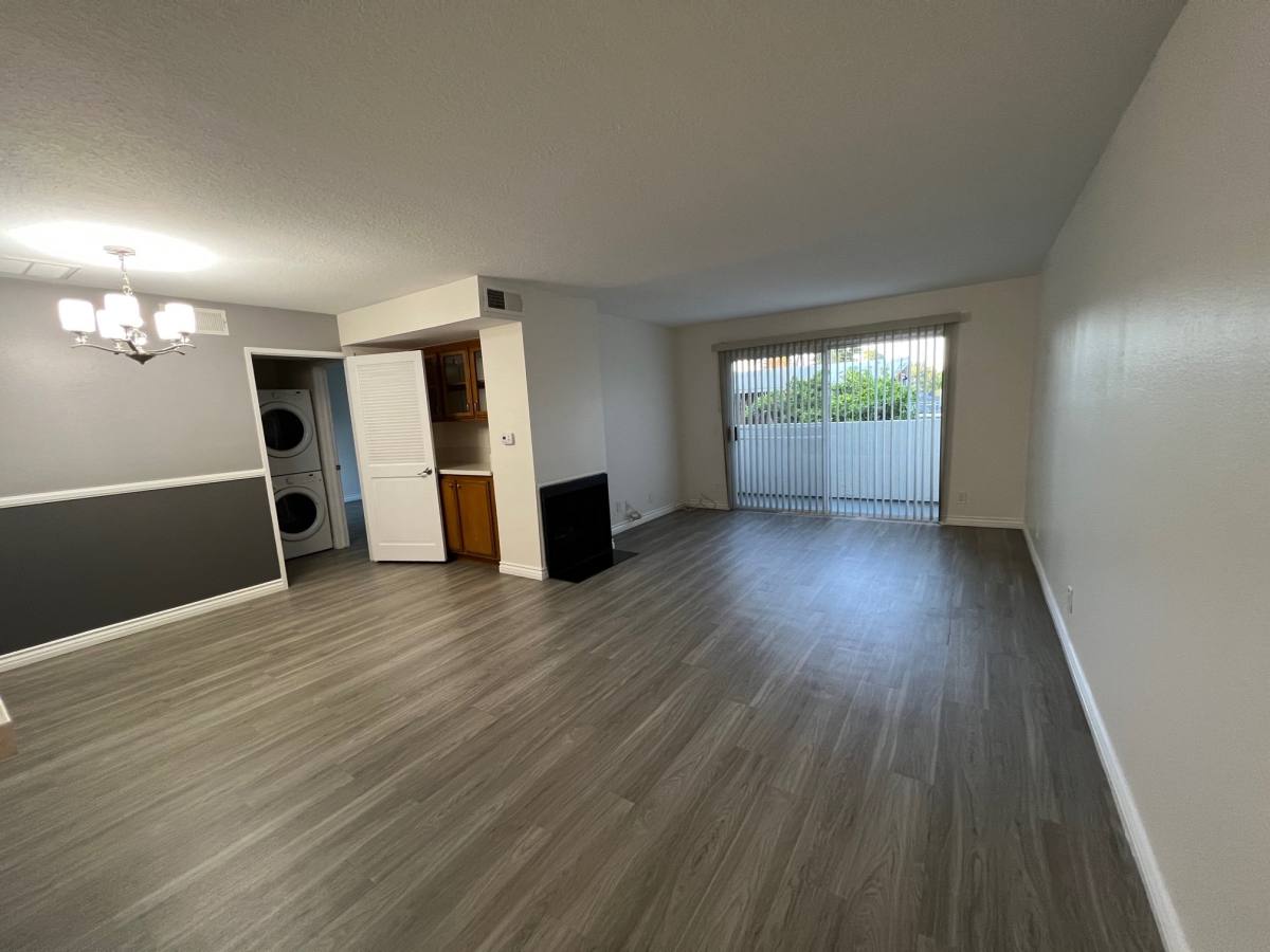 Apartment for rent at 14615 Burbank Blvd #201, Van Nuys, CA 91411